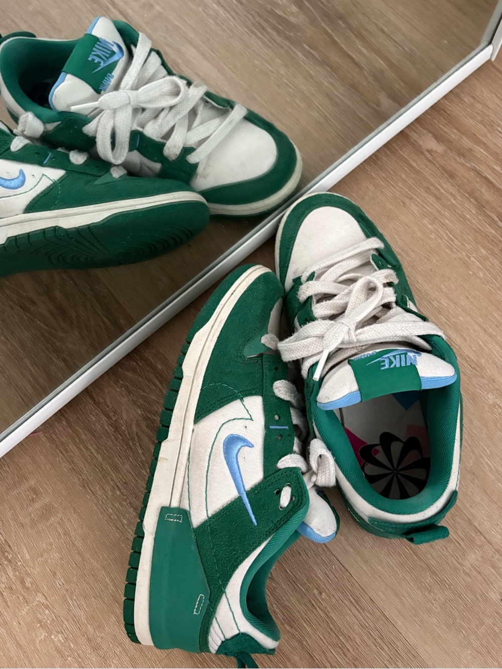 Nike women’s Green & White dunk Sneakers